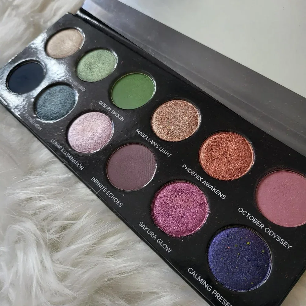 Sydney Grace X Temptalia On the Horizon Eyeshadow Palette - Picture 4 of 5
